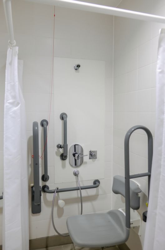 Compact Shower with Storage